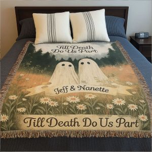 Cute Ghost Couple Woven 2025 Halloween Blanket